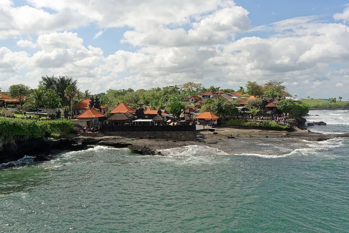 Tanah Lot sea temple in Bali, a trip Indians living in the US can make on Indonesia's e-VOA