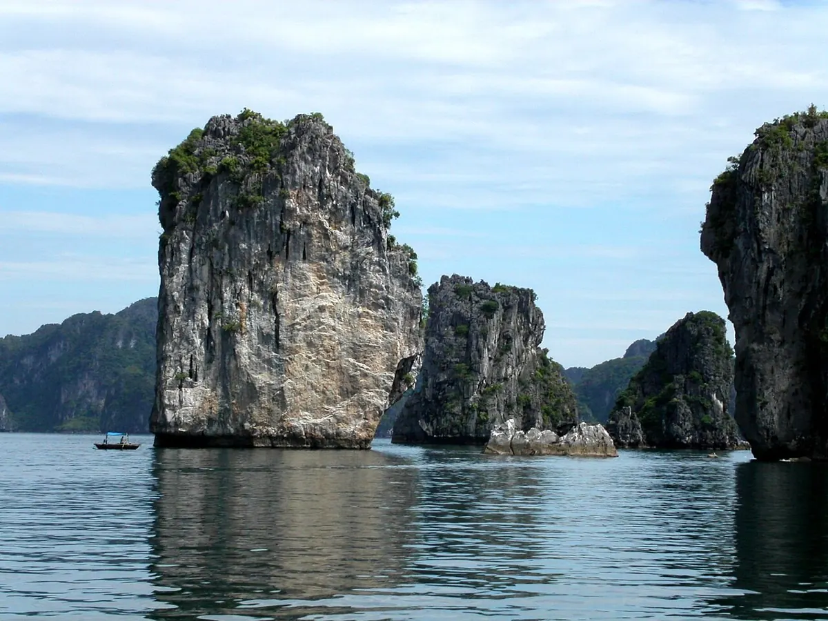 Limestone islands of Ha Long Bay, Vietnam, a top trip for Indians living in the USA on a Vietnam e-visa